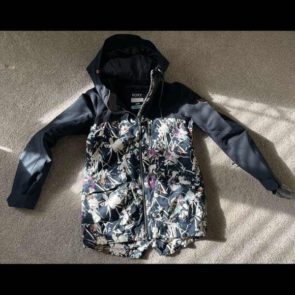Roxy women’s Ski/Snowboard jacket size small, never worn, like new condition - Picture 2 of 11